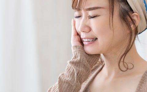 顎の骨が腐ると・・・