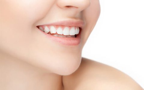 ホワイトニングの秘訣とは？輝く笑顔を支える食事と生活習慣！