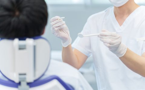 よく歯磨きをするだけでは、人類もペットも歯周病からは守れない